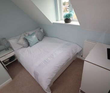 1 bedroom in a house share to rent - Photo 4