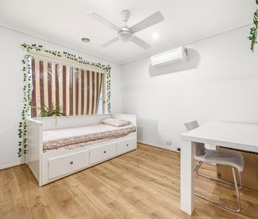 Spacious Family Home in Quiet Court Location - Photo 4