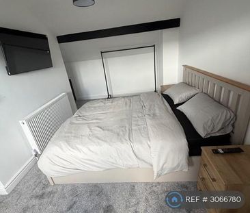 3 bedroom terraced house to rent - Photo 4