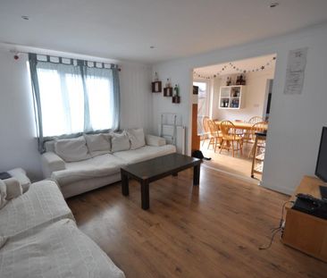 1 bedroom Flat To Let - Photo 3