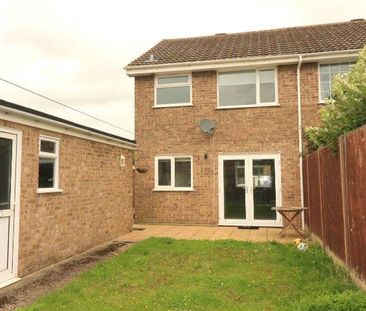 3 bedroom semi-detached house to rent - Photo 3