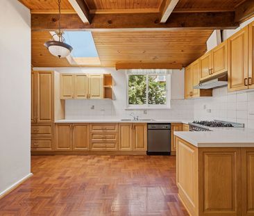 14 Wattle Grove, McKinnon VIC 3204 - House For Rent | Domain - Photo 3