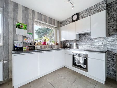 Gelijkvloers appartement met 2 slaapkamers én tuin nabij het centrum van Staden - Photo 3