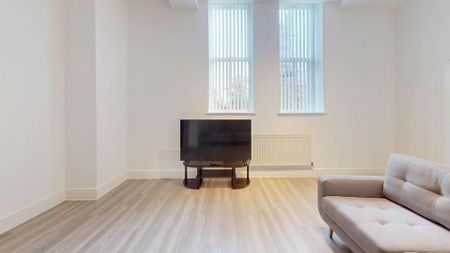 5 bedroom flat to rent - Photo 3