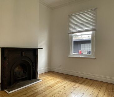 Renovated Four Bedroom Home with a Generous Rear Garden - Photo 3