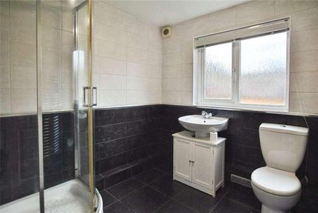 Bell Court, East Hanningfiled, Rettendon Common, CM3 - Photo 2