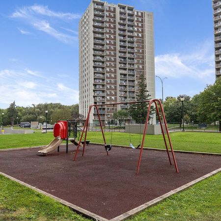 Highland Towers Apartments - Photo 3