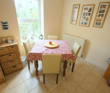 2 bedroom flat to rent - Photo 6