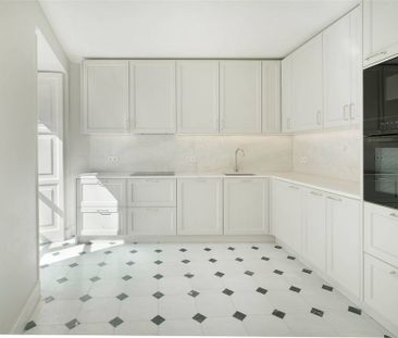 5 bedroom luxury Detached House for rent in Lisbon - Photo 3