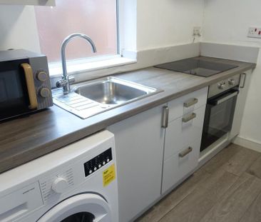 3 bedroom terraced house to rent - Photo 5