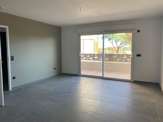 Location Appartement 1 pièce 37m² FREJUS 83600 - Photo 1