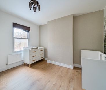 3 bedroom terraced house to rent - Photo 5