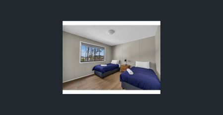 🌿 Peaceful 2-Bedroom Home – Fully Renovated & Furnished 🌿Electricity, Water & Gas Included! - Photo 4