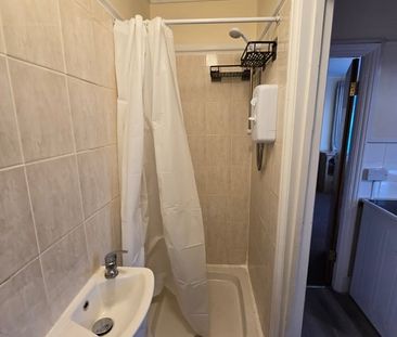 Studio Flat, Berkshire Gardens, N13 - Photo 6