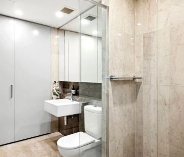 Modern Luxury Within The Heart Of Canberra - Photo 1