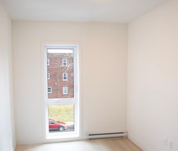5350 Av. Victoria, apt. 204 - Photo 1