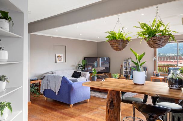 Spacious Family Home in Convenient Location - Photo 1