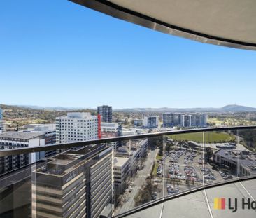 3 Bedroom Unit with Style, Space and Skyline Views - Photo 5