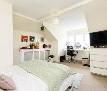 Modern Apartment - Photo 5