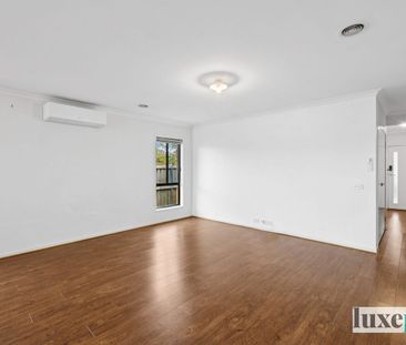 Modern Family Living in a Prime Club Armstrong Location - Photo 3