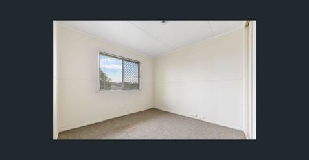 Low maintenance, tidy timber Home in Quiet Street - Photo 4