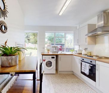 3 bedroom ground floor flat to rent - Photo 2