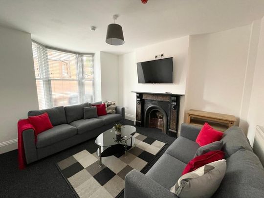 1 bedroom in a house share to rent - Photo 1