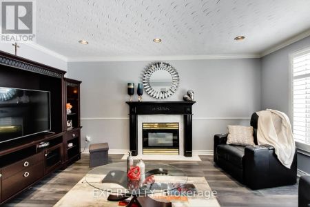 12 HIGHBURY DRIVE - Photo 2