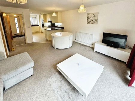 4 bedroom detached house to rent - Photo 2