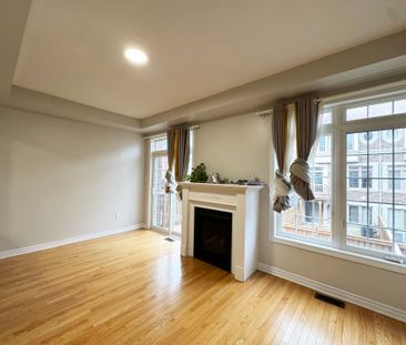 For Lease - 138 Farooq Boulevard, Vaughan, Ontario - Photo 3