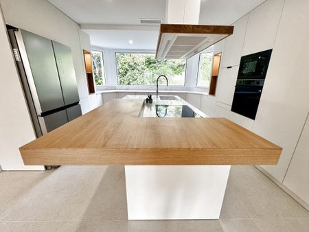 Location Maison 12 pièces 340m² ST CLEMENT DE RIVIERE 34980 - Photo 3