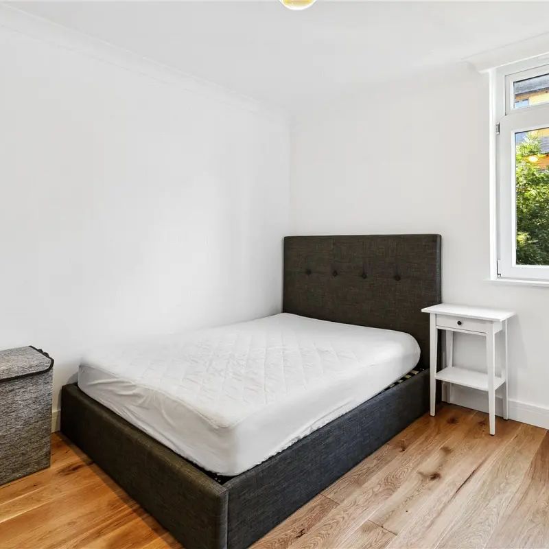 1 bedroom flat in Shaftesbury Street - Photo 1