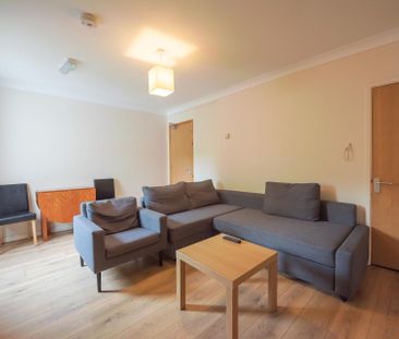 Blenheim Gardens - Photo 1