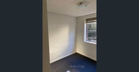 Location Location! - Photo 4