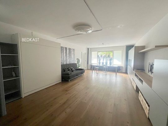 ZEER RUIME STUDIO / APPARTEMENT ( 76 M2 ) OP HET MOOISTE PLEINTJE VAN DE STAD - Photo 1