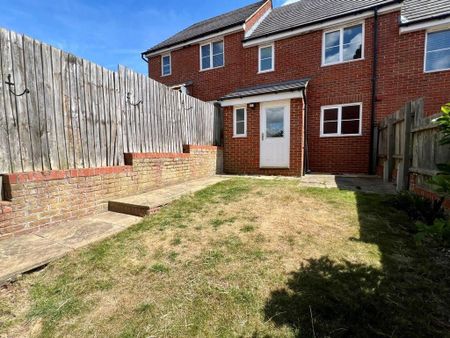 3 bedroom terraced house to rent - Photo 4