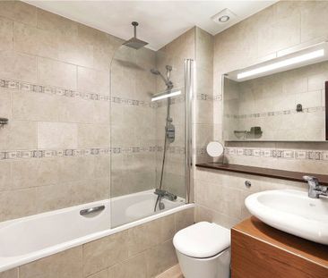 Thorney Crescent, London, SW11 flat to rent - Photo 6