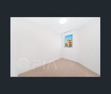 Modern 2 bedroom apartment close to amenities for lease - Photo 3