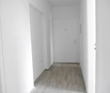 Schöne 2-Zimmer-Wohnung mit Tageslichtbad und Loggia in Hanau zu ve... - Photo 1