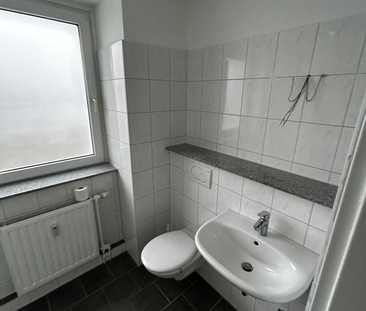 Gut geschnittene 3-Zimmer-Wohnung frisch renoviert mit Balkon - Photo 3