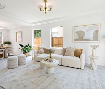 Private & Spacious Family Living in Prime Elsternwick Location - Photo 2