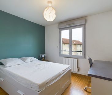 Location Appartement 3 pièces 73m² VILLEURBANNE 69100 - Photo 2