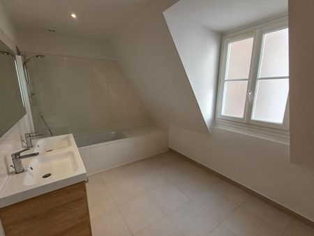 location Appartement F4 DE 127.45m² À PARIS - Photo 5