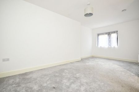 2 bedroom Flat To Let - Photo 4
