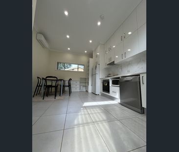 Furnished 1-Bedroom Granny Flat / Outstanding Transport Convenience - Photo 1