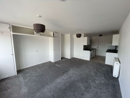 1 bed apartment to rent in Dalton Street, Gillingham, ME7 - Photo 5