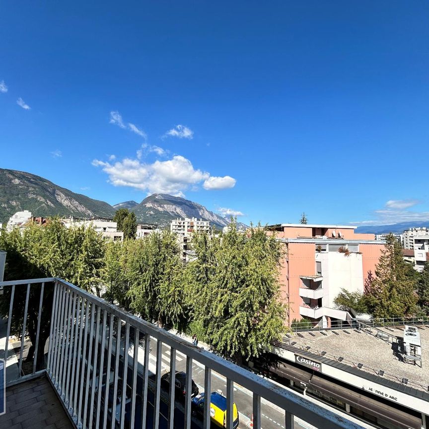 Location Appartement 3 pièces 67m² GRENOBLE 38000 - Photo 1
