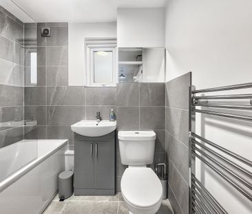 A redecorated two-bedroom, first-floor flat featuring a newly fitte... - Photo 6