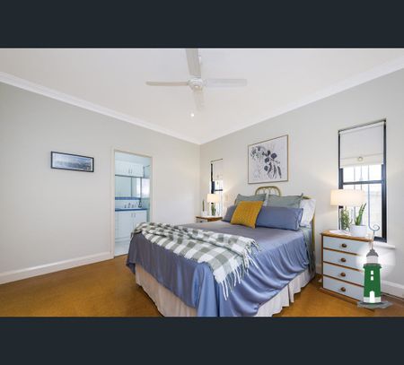 16 Warren Street, Beaconsfield, WA 6162 - Photo 2