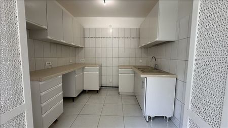 2 pièces - 76,75 m² - 3ème étage - Colocation non autorisée - Photo 3